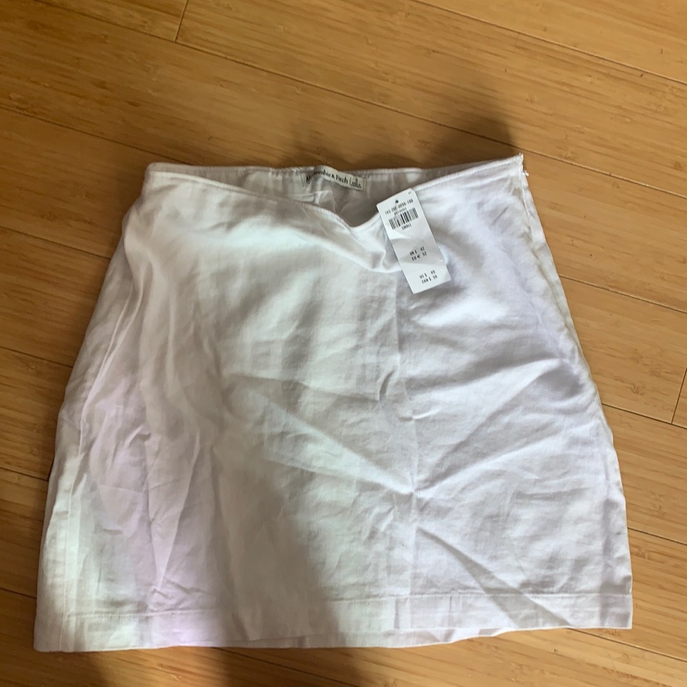 Abercrombie white linen mini skirt size small